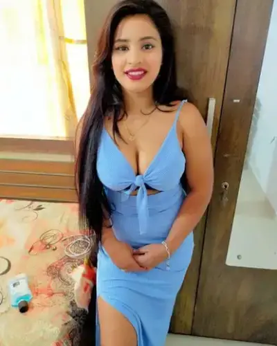 Ara Escort